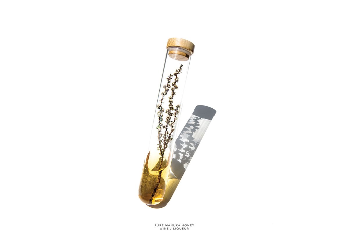 MānukaHoney蜂蜜風(fēng)味葡萄酒品牌包裝設(shè)計(jì)欣賞，葡萄酒品牌，酒品牌設(shè)計(jì)，酒品牌策劃，酒品牌全案策劃，酒品牌形象塑造，深圳品牌設(shè)計(jì)，深圳品牌策劃，深圳品牌全案策劃，深圳品牌形象塑造，左右格局